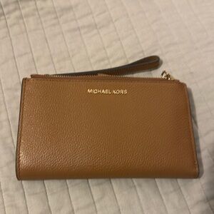 Michael Kors wristlet wallet like new